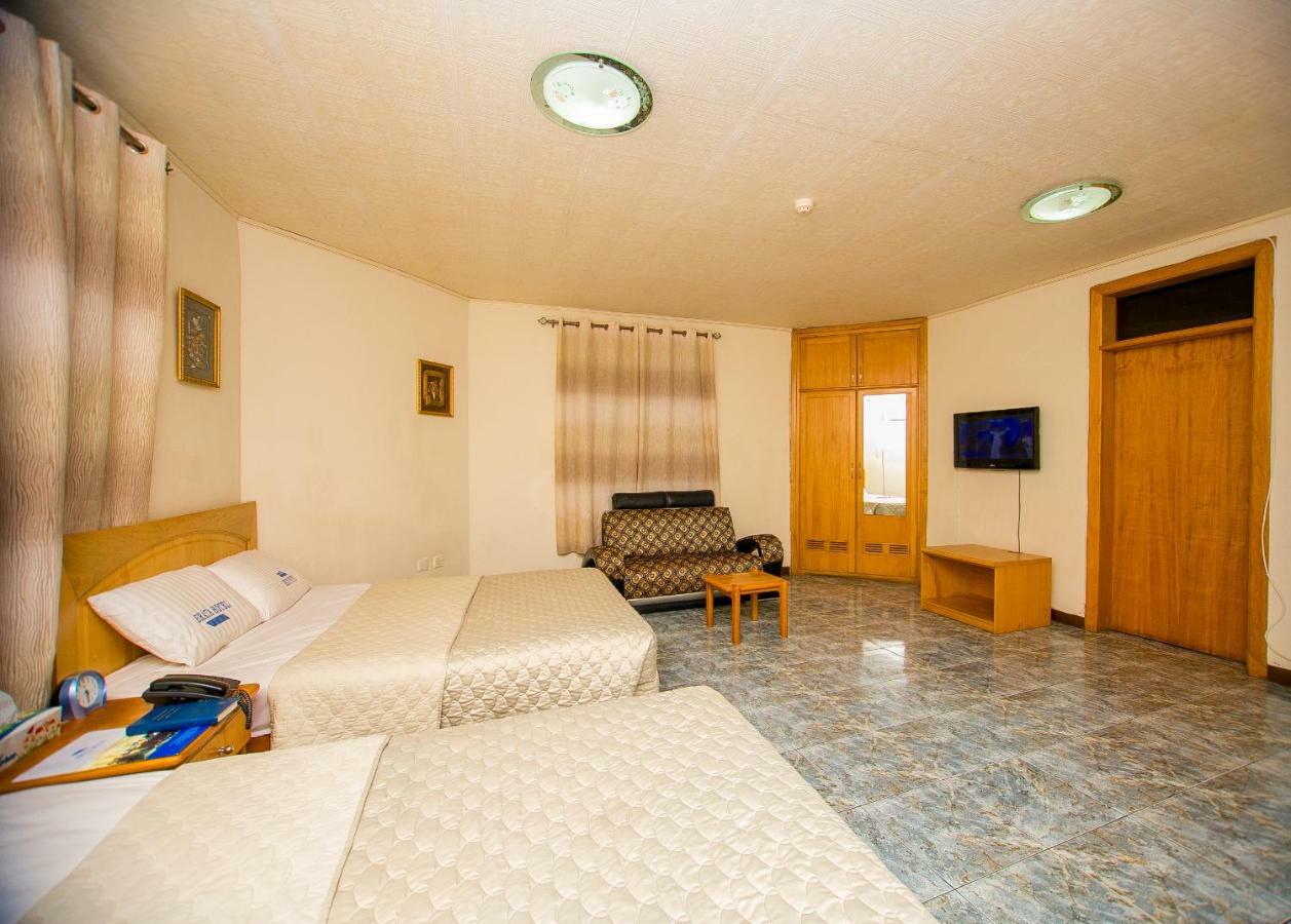 Erata Hotel North Legon Екстериор снимка